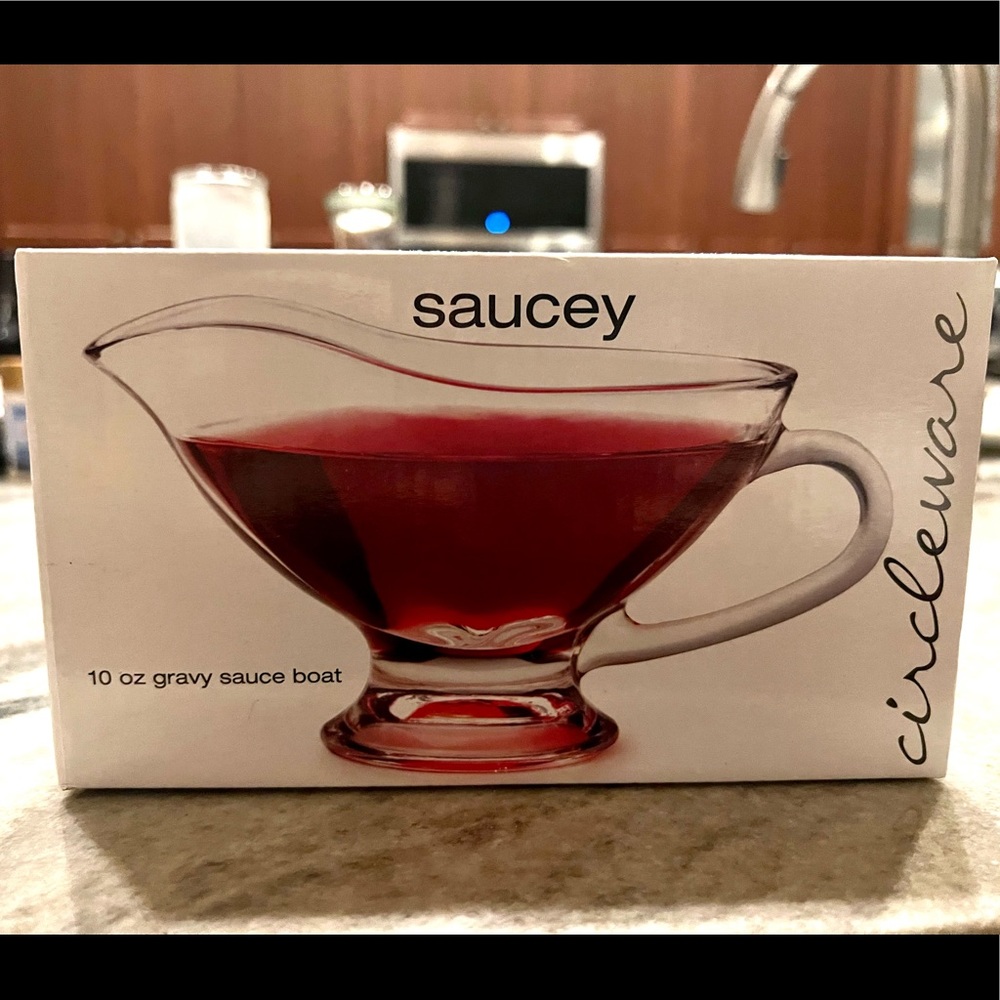 Gravy Boat by Circleware Saucey 10oz Clear Glass NIB